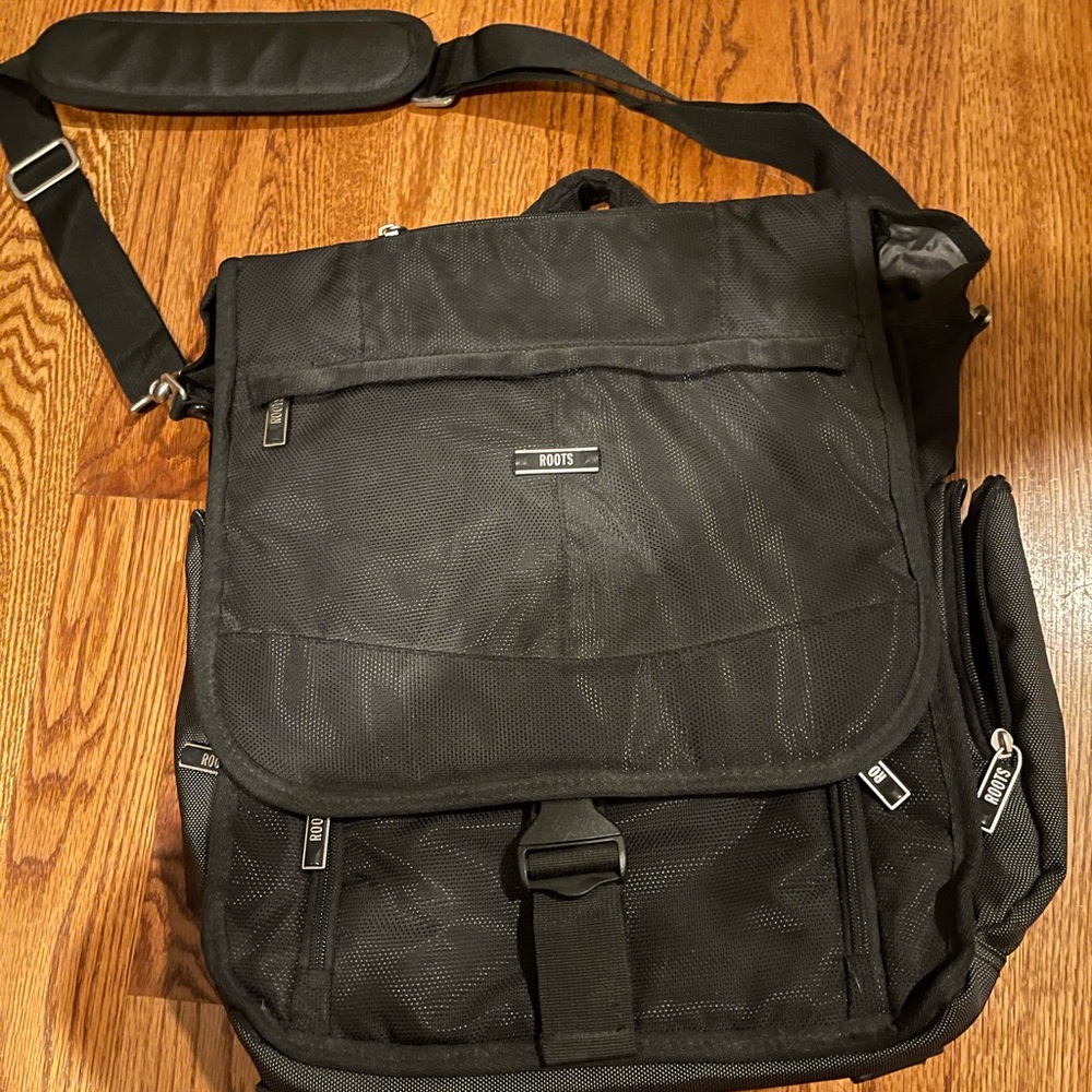 Roots laptop bag